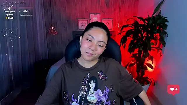 Snapshot of miichael_black chatting on February 25, 2025, 1:17 pm miichael black online show from February 25, 2025, 1:17 pm