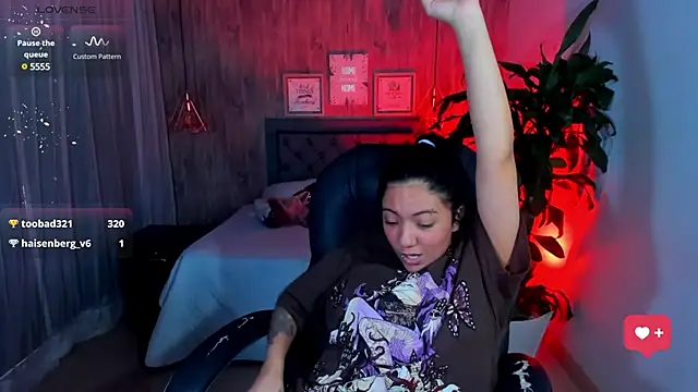 Snapshot of miichael_black chatting on February 25, 2025, 4:21 pm miichael black online show from February 25, 2025, 4:21 pm