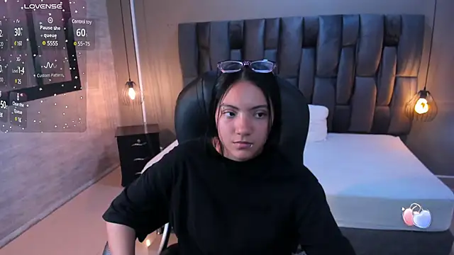 Snapshot of miichael_black chatting on March 16, 2025, 8:32 pm miichael black online show from March 16, 2025, 8:32 pm