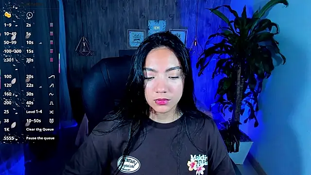 Snapshot of miichael_black chatting on October 1, 2025, 8:37 pm miichael black online show from October 1, 2025, 8:37 pm