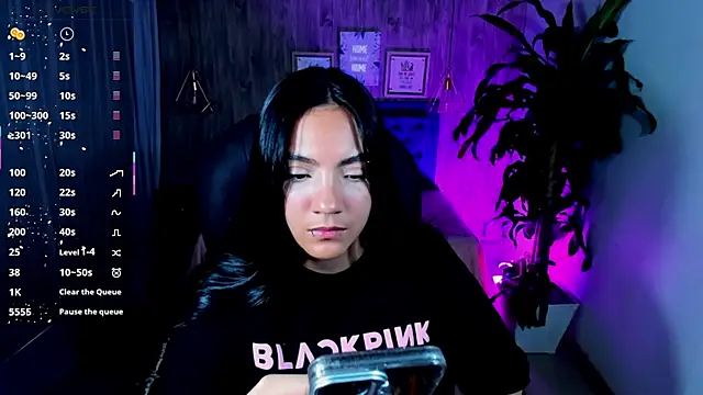 Snapshot of miichael_black chatting on October 3, 2025, 9:01 pm miichael black online show from October 3, 2025, 9:01 pm