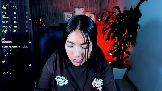 Snapshot of miichael_black chatting on October 10, 2025, 9:14 pm miichael black online show from October 10, 2025, 9:14 pm