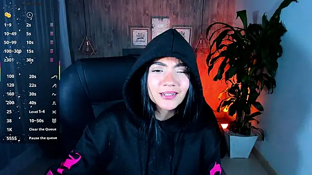 Snapshot of miichael_black chatting on October 15, 2025, 9:59 pm miichael black online show from October 15, 2025, 9:59 pm