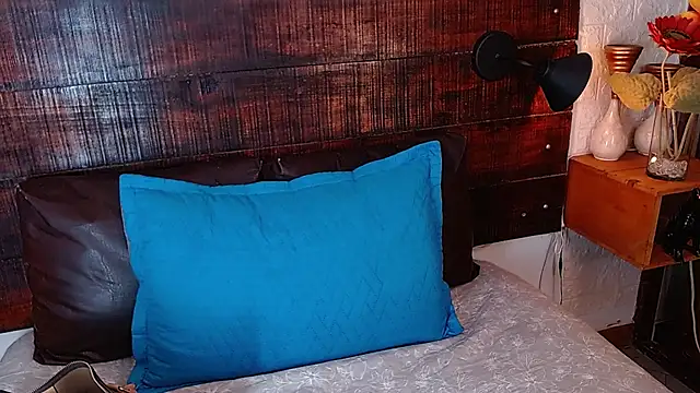 Snapshot of Celeste_sanz chatting on December 27, 2024, 6:20 pm Celeste sanz online show from December 27, 2024, 6:20 pm