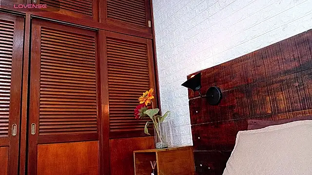 Snapshot of Celeste_sanz chatting on November 20, 2025, 10:59 am Celeste sanz online show from November 20, 2025, 10:59 am