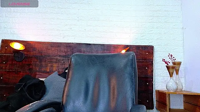 Snapshot of Celeste_sanz chatting on November 21, 2025, 10:47 am Celeste sanz online show from November 21, 2025, 10:47 am