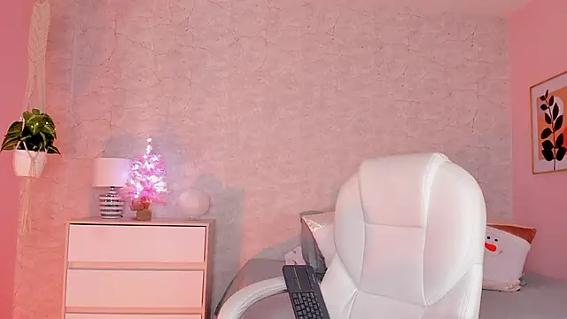 DahianaWalcott online show from December 9, 2024, 10:52 pm