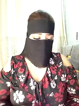 Snapshot of Cat_Sharisa chatting on November 4, 2025, 9:47 pm Cat Sharisa online show from November 4, 2025, 9:47 pm