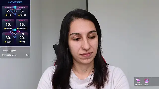 tammyandrade  online show from February 8, 2025, 4:04 pm