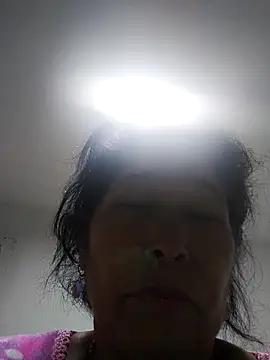girl amada online show from May 27, 2026, 1:52 pm