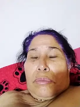 girl amada online show from May 28, 2026, 2:53 am