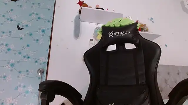 Snapshot of miss_valery2 chatting on November 24, 2025, 6:02 am miss valery2 online show from November 24, 2025, 6:02 am