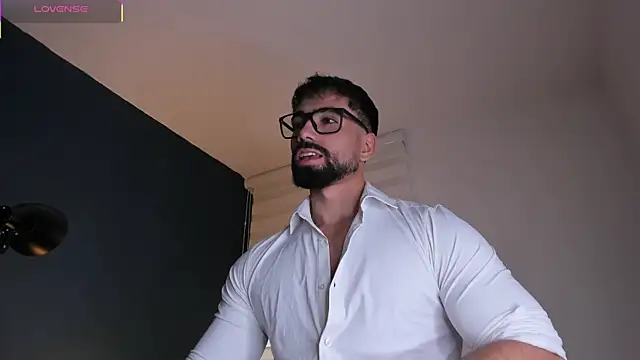 Snapshot of edrick_walton1 chatting on October 18, 2025, 11:33 am edrick walton1 online show from October 18, 2025, 11:33 am