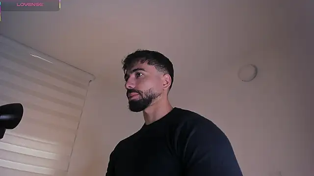 Snapshot of edrick_walton1 chatting on November 13, 2025, 11:53 am edrick walton1 online show from November 13, 2025, 11:53 am