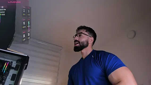 Snapshot of edrick_walton1 chatting on June 12, 2026, 11:42 am edrick walton1 online show from June 12, 2026, 11:42 am