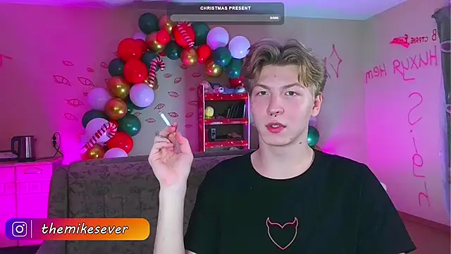 Snapshot of TheMikeSever chatting on December 20, 2024, 5:08 pm TheMikeSever online show from December 20, 2024, 5:08 pm