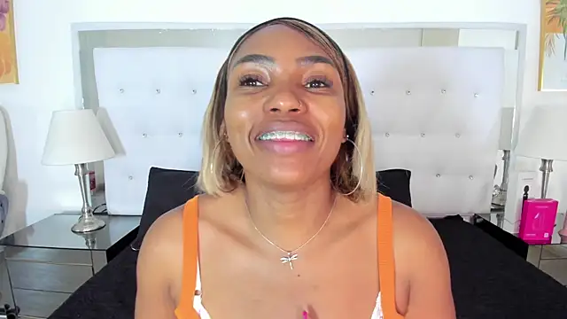 Snapshot of Isla_Scott chatting on July 9, 2026, 11:36 am Isla Scott online show from July 9, 2026, 11:36 am