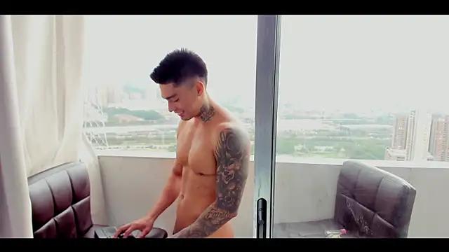 Snapshot of Dominiofit chatting on February 19, 2025, 2:44 pm Dominiofit online show from February 19, 2025, 2:44 pm