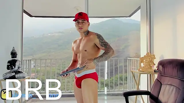 Snapshot of Dominiofit chatting on February 21, 2025, 6:59 pm Dominiofit online show from February 21, 2025, 6:59 pm