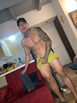 Snapshot of Dominiofit chatting on October 10, 2025, 2:43 am Dominiofit online show from October 10, 2025, 2:43 am