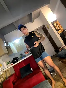 Snapshot of Dominiofit chatting on October 15, 2025, 2:11 am Dominiofit online show from October 15, 2025, 2:11 am