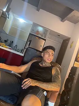 Snapshot of Dominiofit chatting on October 19, 2025, 12:33 am Dominiofit online show from October 19, 2025, 12:33 am