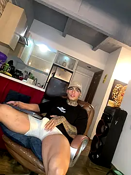 Snapshot of Dominiofit chatting on November 3, 2025, 2:02 am Dominiofit online show from November 3, 2025, 2:02 am