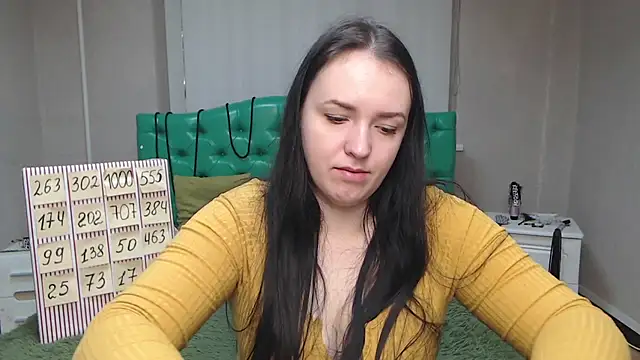 IsabelBlackberry online show from February 3, 2025, 6:02 am