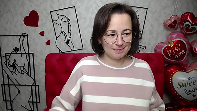 Snapshot of MarieSho chatting on February 18, 2025, 5:53 pm MarieSho online show from February 18, 2025, 5:53 pm