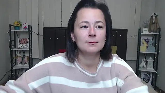 Snapshot of MarieSho chatting on October 3, 2025, 6:21 am MarieSho online show from October 3, 2025, 6:21 am