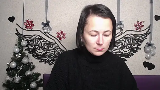 Snapshot of MarieSho chatting on December 14, 2025, 7:03 am MarieSho online show from December 14, 2025, 7:03 am