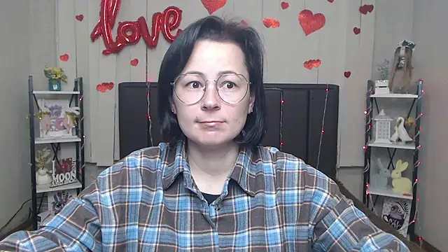 MarieSho online show from April 28, 2026, 6:07 am