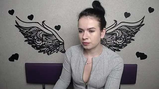 JasmineKouch online show from December 5, 2025, 6:26 pm