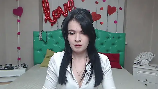 JasmineKouch online show from April 5, 2026, 5:21 pm