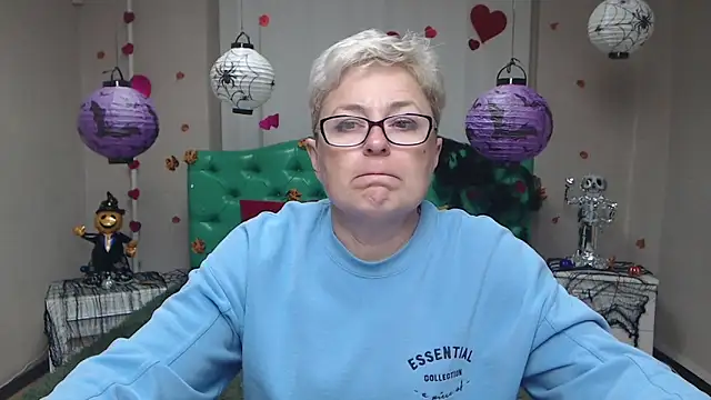 EmiliaGree online show from October 24, 2025, 5:04 am