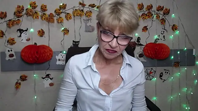 Snapshot of EllaBonito chatting on November 2, 2025, 6:27 am EllaBonito online show from November 2, 2025, 6:27 am