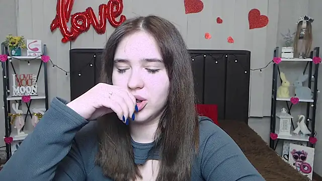 Snapshot of LauraHlot chatting on February 23, 2025, 3:35 am LauraHlot online show from February 23, 2025, 3:35 am