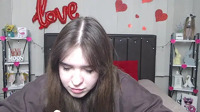 Snapshot of LauraHlot chatting on February 25, 2025, 12:25 am LauraHlot online show from February 25, 2025, 12:25 am