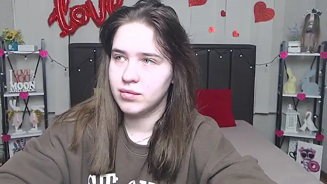 Snapshot of LauraHlot chatting on March 10, 2025, 6:34 pm LauraHlot online show from March 10, 2025, 6:34 pm