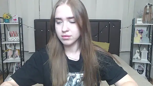 Snapshot of LauraHlot chatting on September 24, 2025, 5:44 am LauraHlot online show from September 24, 2025, 5:44 am