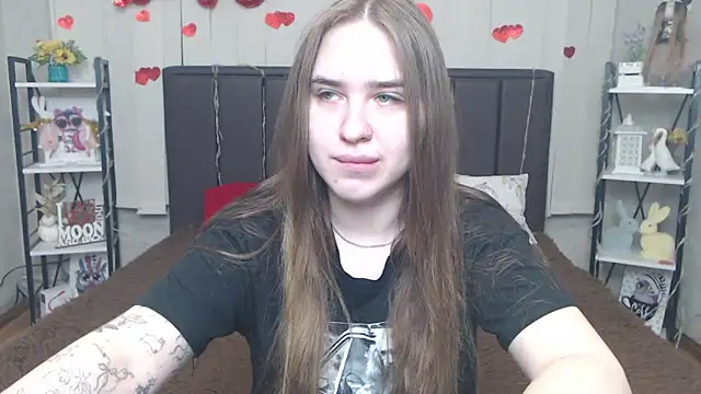 LauraHlot online show from May 14, 2026, 5:31 pm