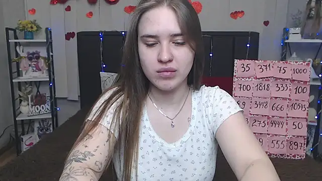LauraHlot online show from May 21, 2026, 6:42 am