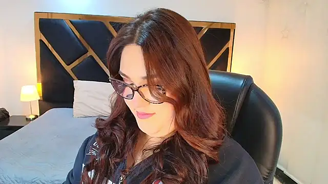 Camiila Osorio online show from April 27, 2026, 7:12 pm