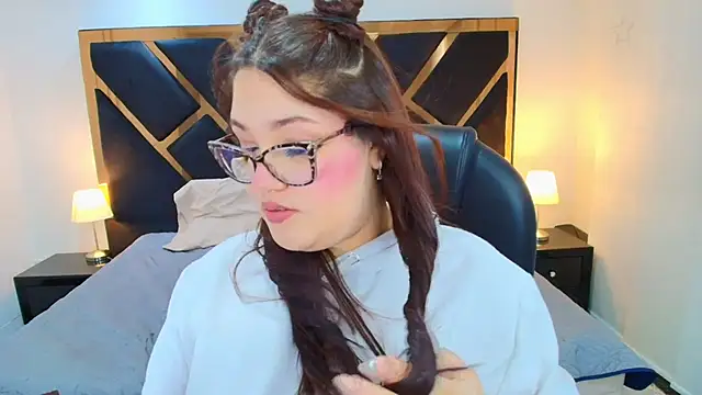 Snapshot of Camiila_Osorio chatting on May 9, 2026, 7:30 pm Camiila Osorio online show from May 9, 2026, 7:30 pm