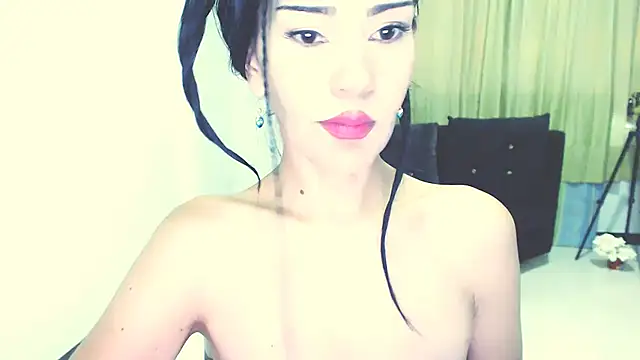 Snapshot of Stephanie520 chatting on February 14, 2025, 11:53 am Stephanie520 online show from February 14, 2025, 11:53 am