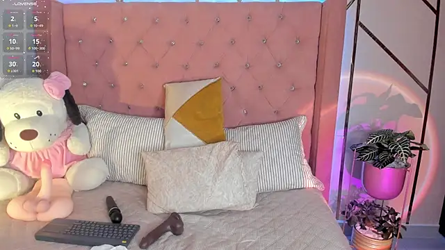 foxxxmegan online show from February 13, 2025, 7:52 pm