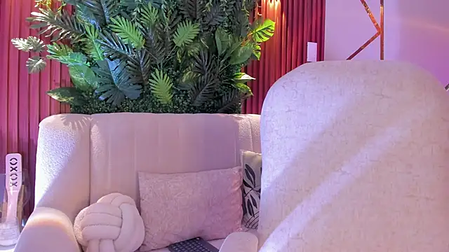 foxxxmegan online show from October 21, 2025, 4:08 pm