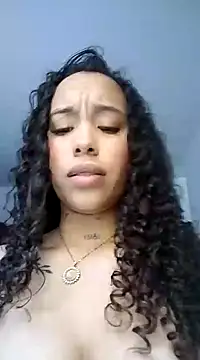 Snapshot of MarieLeon chatting on January 18, 2025, 10:39 pm MarieLeon online show from January 18, 2025, 10:39 pm