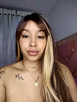 Snapshot of MarieLeon chatting on February 26, 2025, 11:15 pm MarieLeon online show from February 26, 2025, 11:15 pm