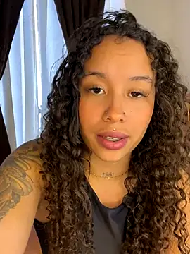 Snapshot of MarieLeon chatting on September 25, 2025, 9:40 pm MarieLeon online show from September 25, 2025, 9:40 pm